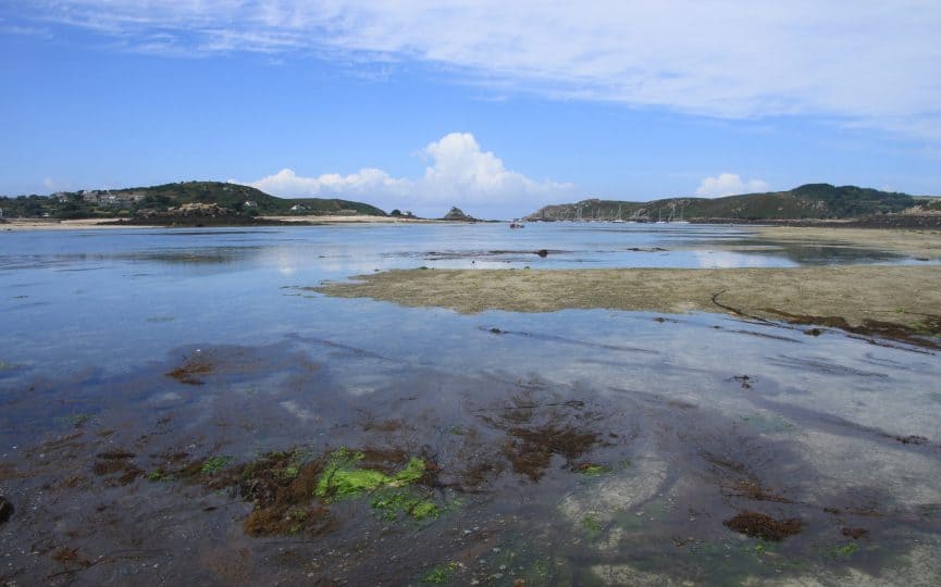 Low tide between Tresco and Bryher