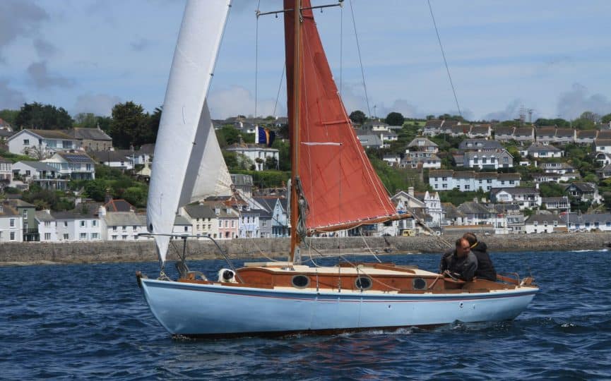 second hand small wooden boats are not expensive