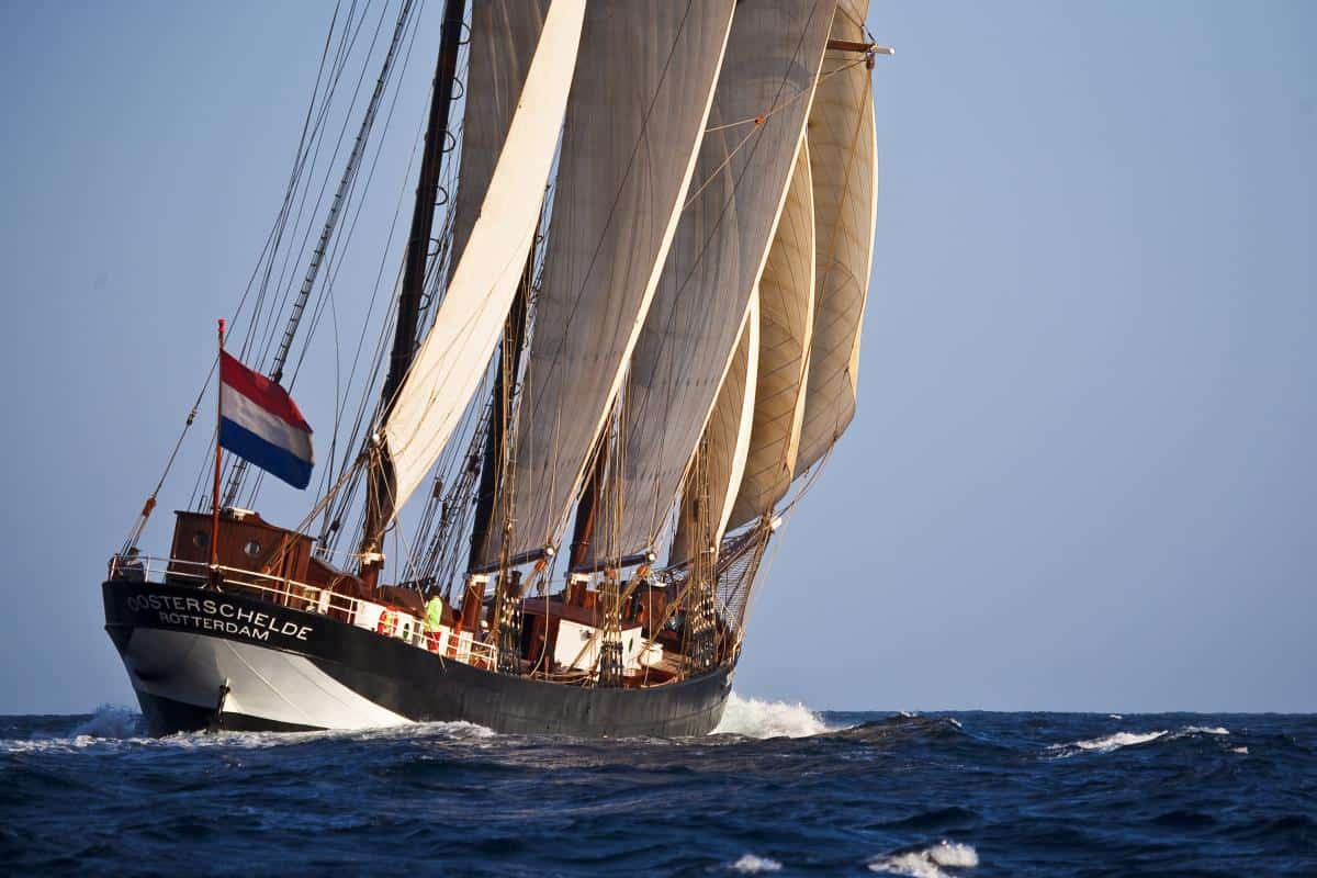 Oosterschelde making good use of the strong trade winds in Cape Verde