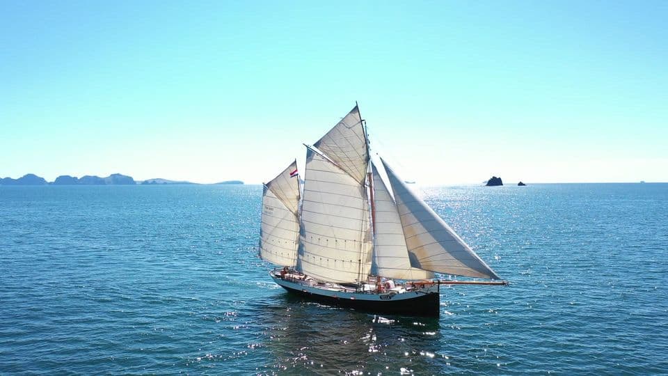Sailing Holidays on Tecla with Classic Sailing