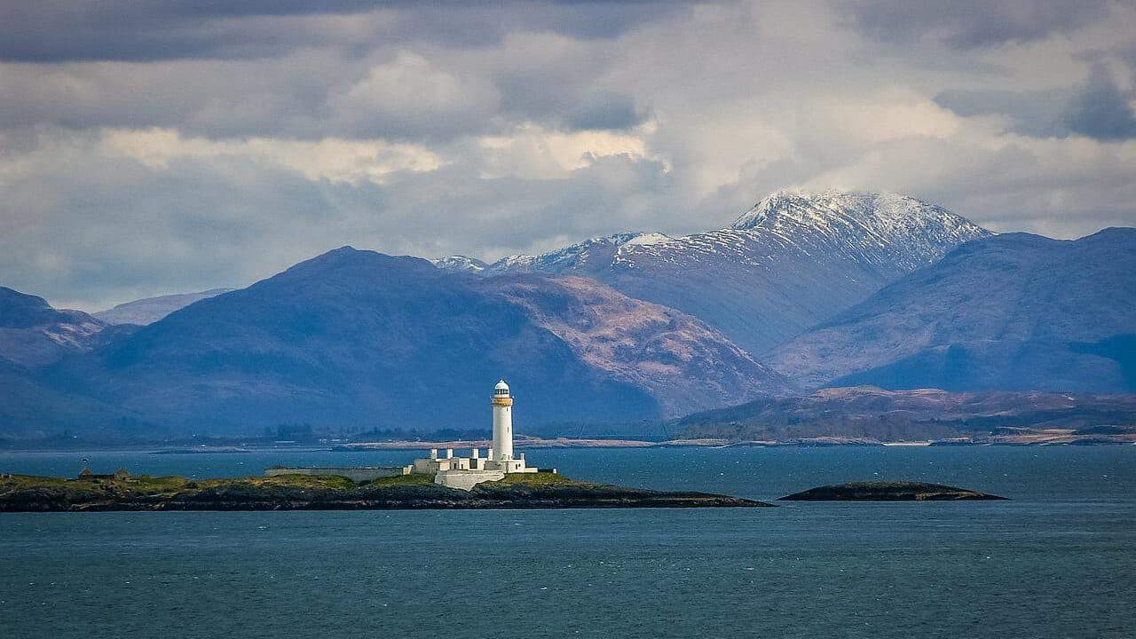 Sailing Holidays with Classic Sailing